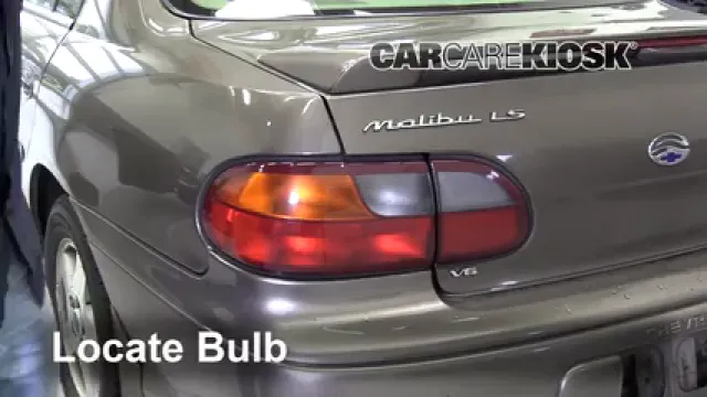 2002 Chevrolet Malibu LS 3.1L V6 Éclairage Feu stop (remplacer ampoule)